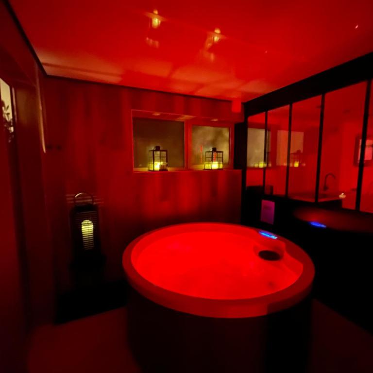Loft red lights - One-Bedroom Apartment - 16