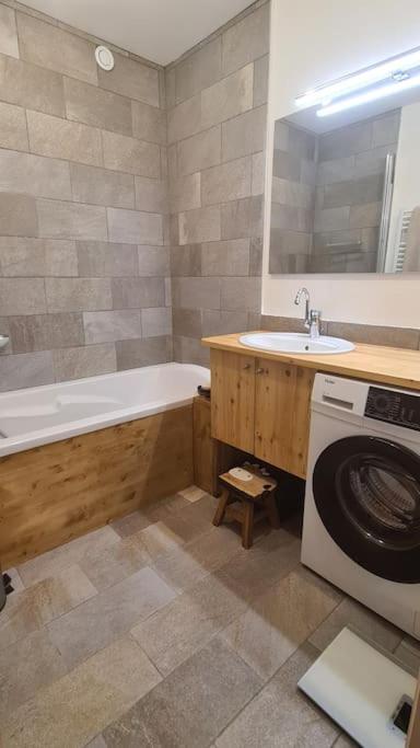 Les Suites du Monetier, alliant le charme et l'authenticité d'un chalet de prestige au cœur du village - Appartement - 21