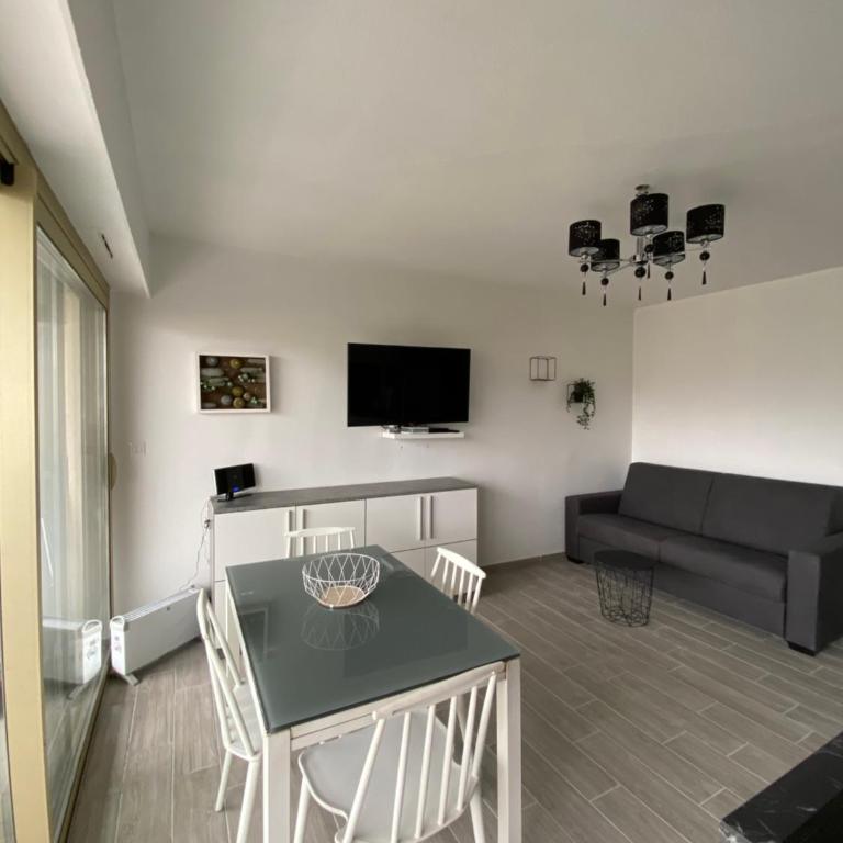 Superbe appartement rénové à neuf à 100m de la mer - Appartamento con 1 Camera da Letto - 2