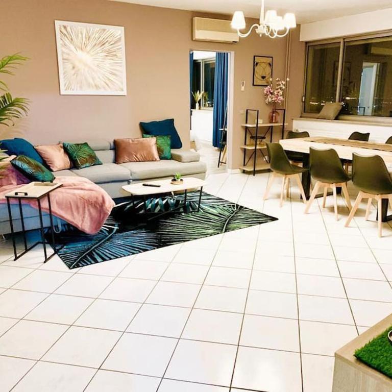 TOUR de l’europe, en plein centre avec parking. - Appartement 3 Chambres - 5