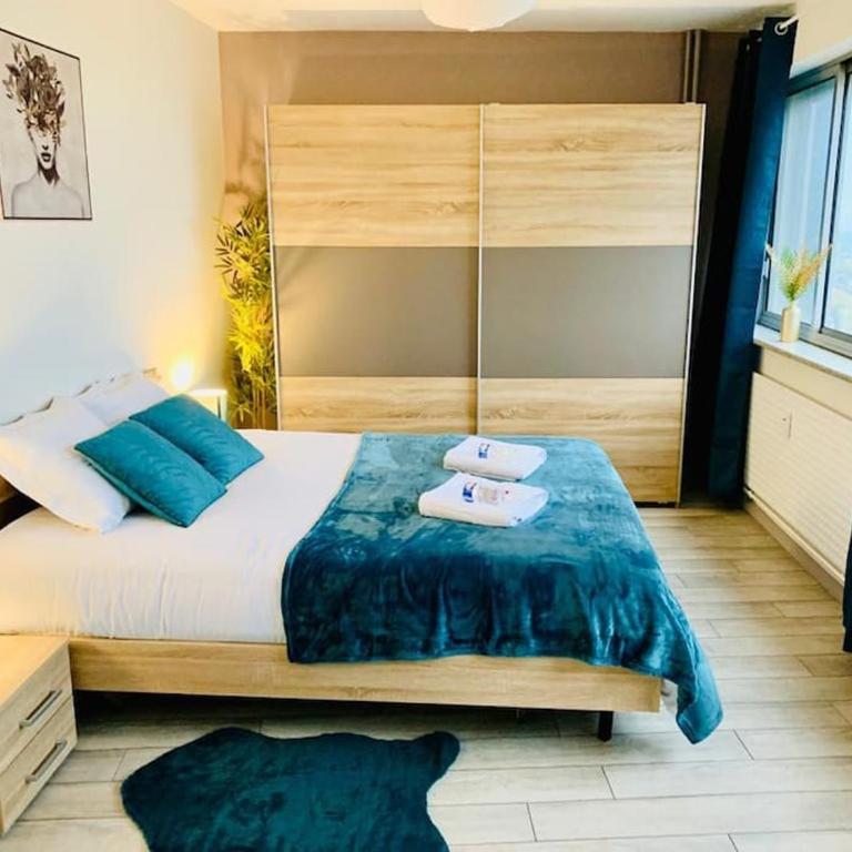 TOUR de l’europe, en plein centre avec parking. - Appartement 3 Chambres - 8