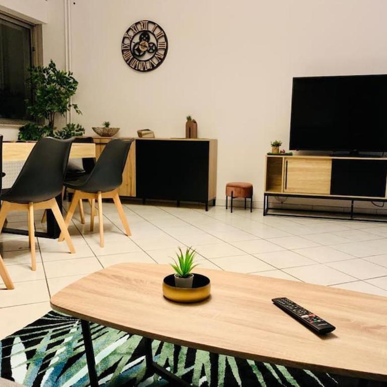 TOUR de l’europe, en plein centre avec parking. - Appartement 3 Chambres - 10