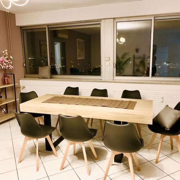 TOUR de l’europe, en plein centre avec parking. - Appartement 3 Chambres - 16