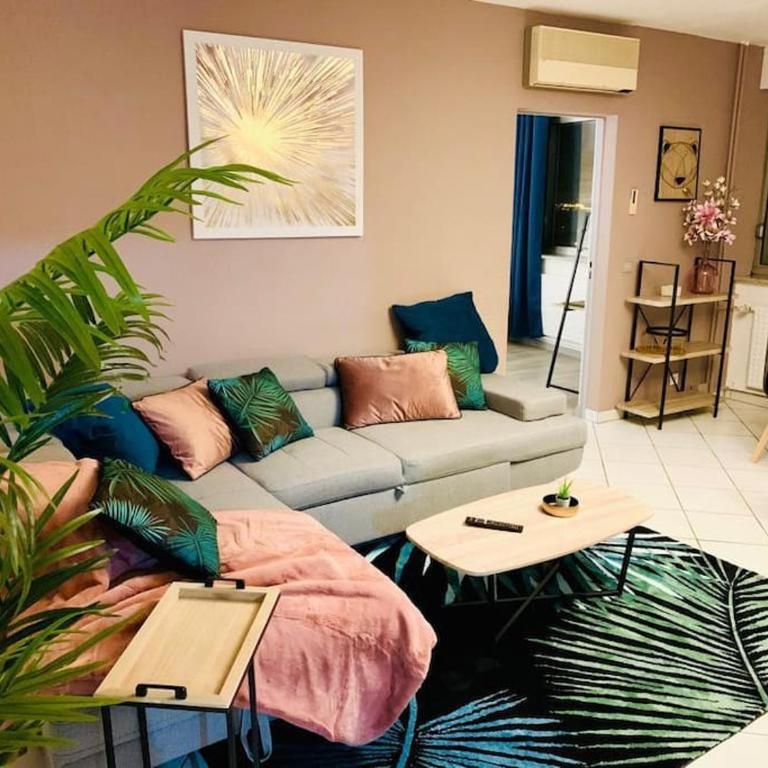 TOUR de l’europe, en plein centre avec parking. - Appartement 3 Chambres - 24
