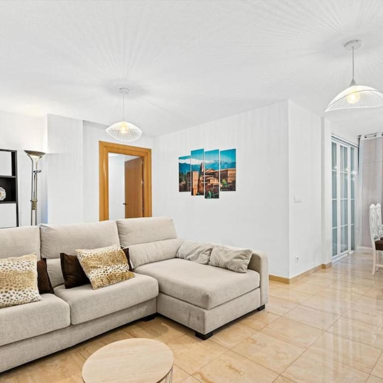El rincón de Rosa - Three-Bedroom Apartment - 1