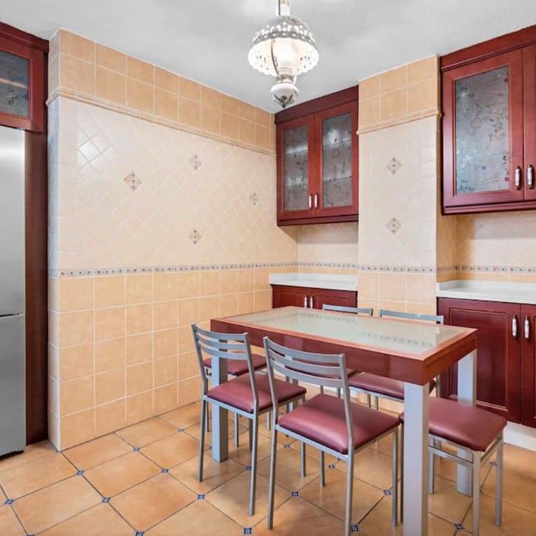 El rincón de Rosa - Three-Bedroom Apartment - 4