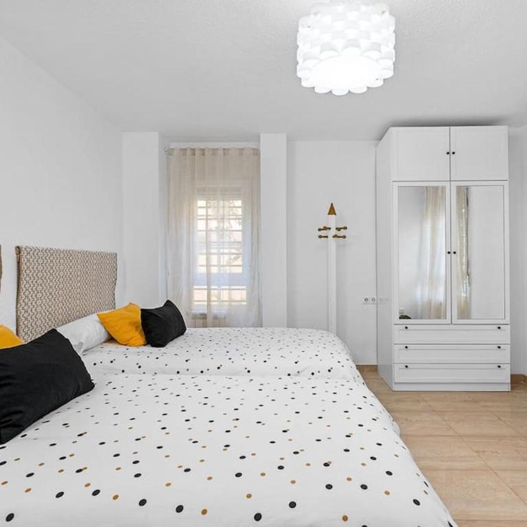 El rincón de Rosa - Three-Bedroom Apartment - 12