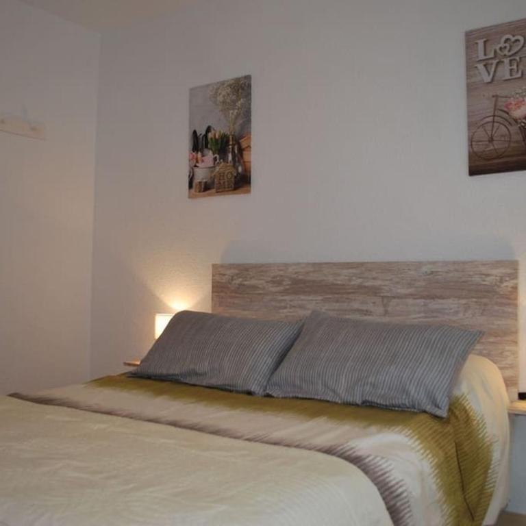 El rincón de Rosa - Three-Bedroom Apartment - 11