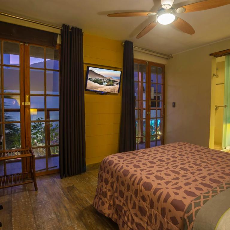Banana's Adventure Hostel - Double Room with Private Bathroom - 8