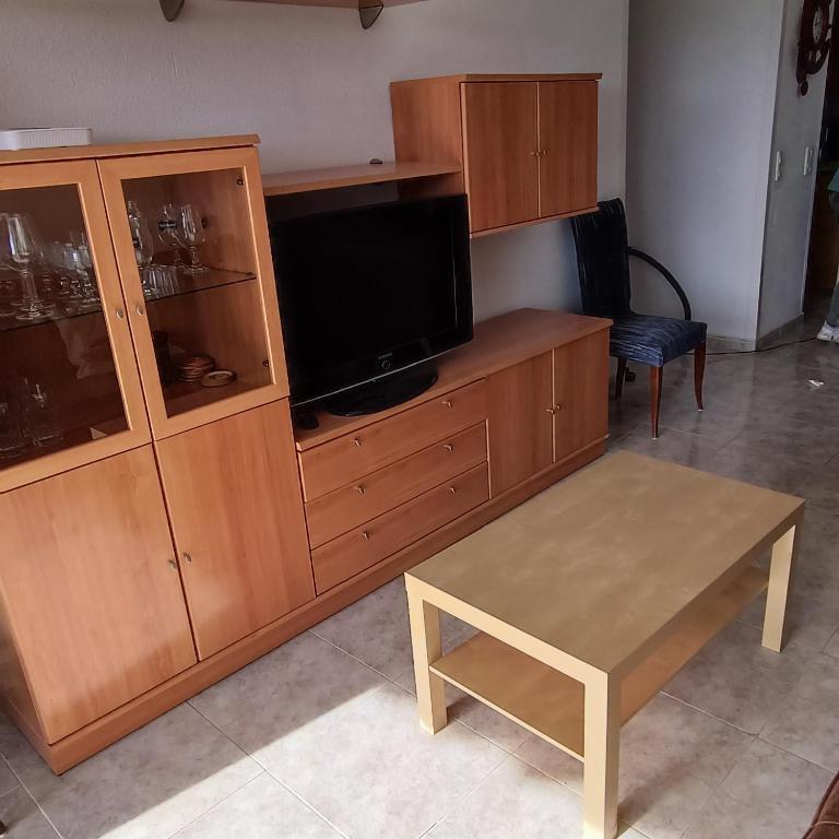 Appartement tout confort terrasse 21 m2 pleins sud wifi proche port aventura centre et plage 2 chambres 2 SDB piscine - Apartamento de 2 dormitorios - 7