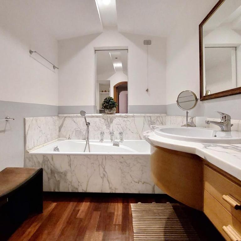 The Pantheon view in the heart of Rome - Deluxe Apartment - 23