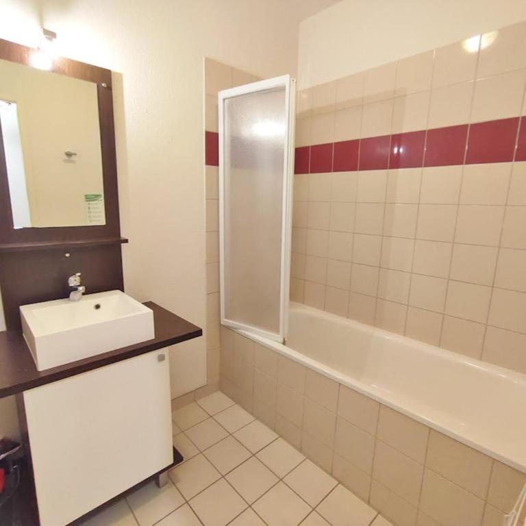 Le Marmotton, T2, centre Luchon, wifi, casier à skis, ascenseur, 5 personnes - Apartment mit 1 Schlafzimmer - 7