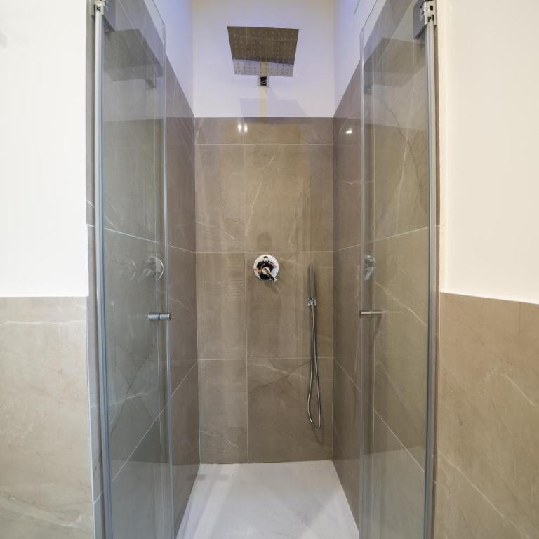 Amaris - Double Room with Private Bathroom - 31