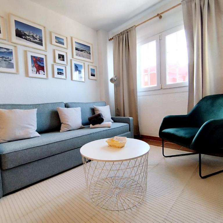 Apartamentos Arttyfal con parking y WiFi by SURYNIEVE - Apartamento de 1 dormitorio con aparcamiento - 1