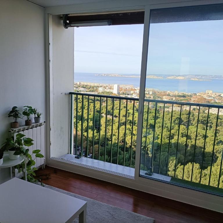 VUE MER et montagne dans parc du roy d'espagne, Up to 7 people - Apartment - 1
