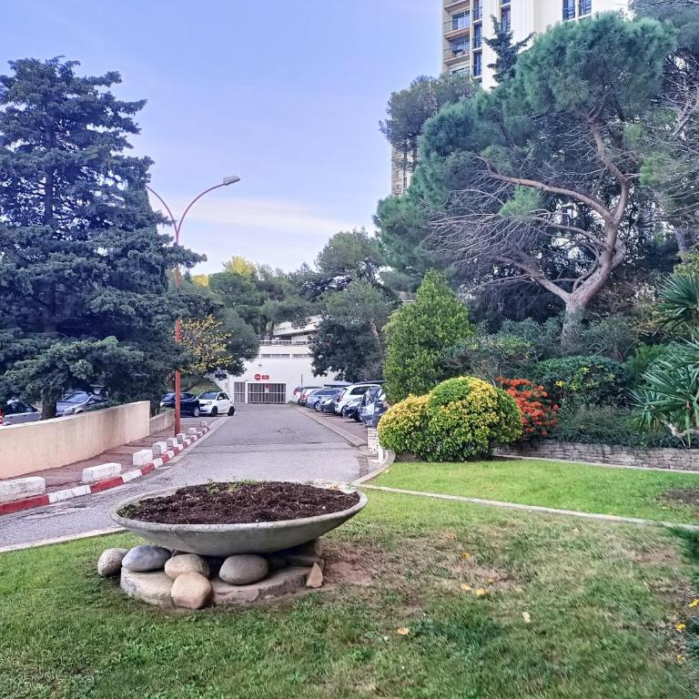 VUE MER et montagne dans parc du roy d'espagne, Up to 7 people - Apartment - 32