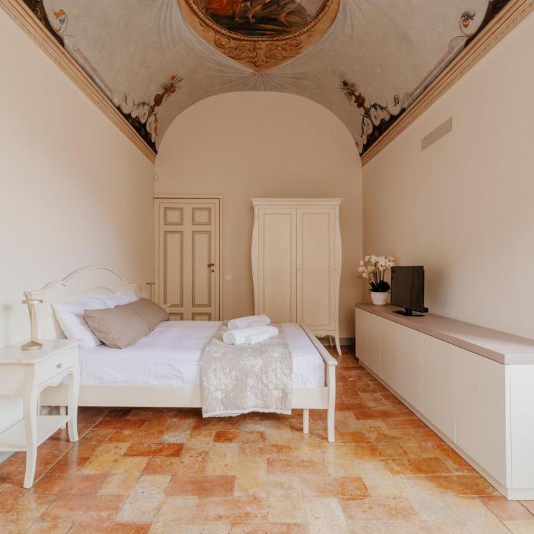 Sotto gli affreschi del 1800 con colazione inclusa - Appartamento con 2 Camere da Letto - 12