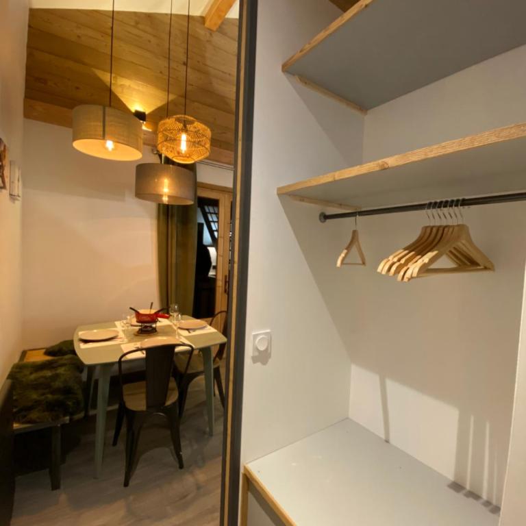 Genepi loft duplex 4 personnes - Two-Bedroom Apartment - 35