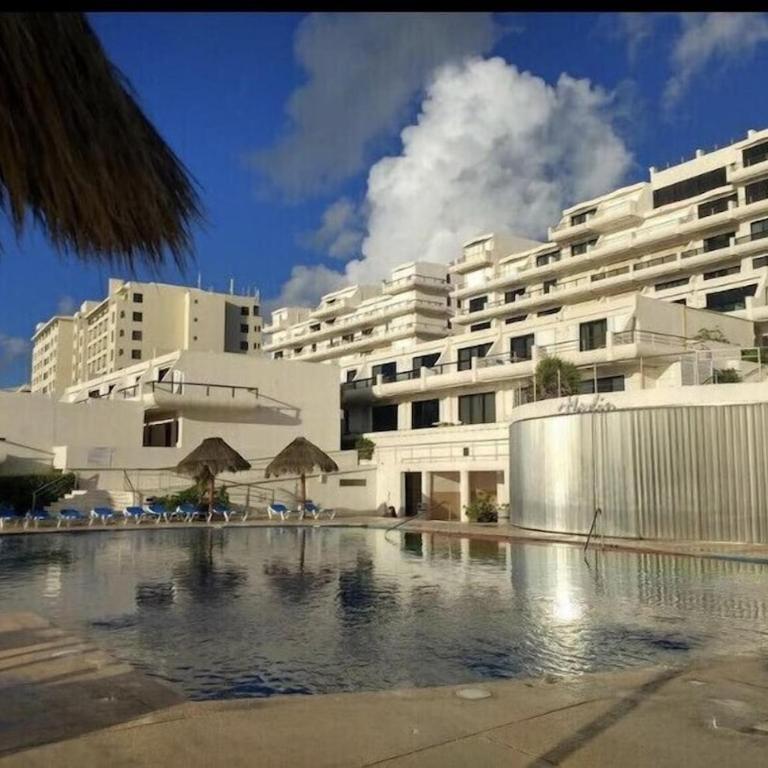 Cancun Hotel Zone, Beachfront 2 BR Apartment - Prime Location - Two-Bedroom Apartment - 26