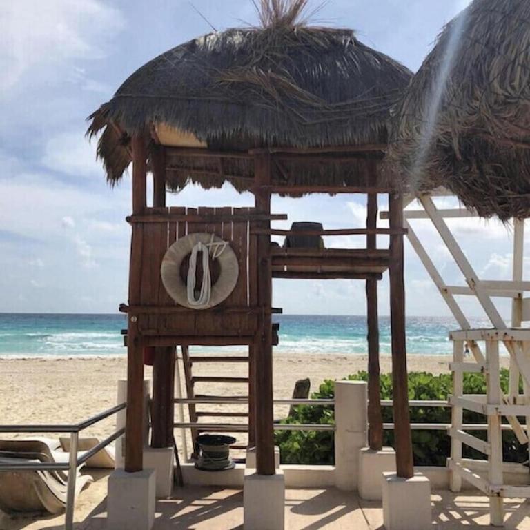 Cancun Hotel Zone, Beachfront 2 BR Apartment - Prime Location - Two-Bedroom Apartment - 39
