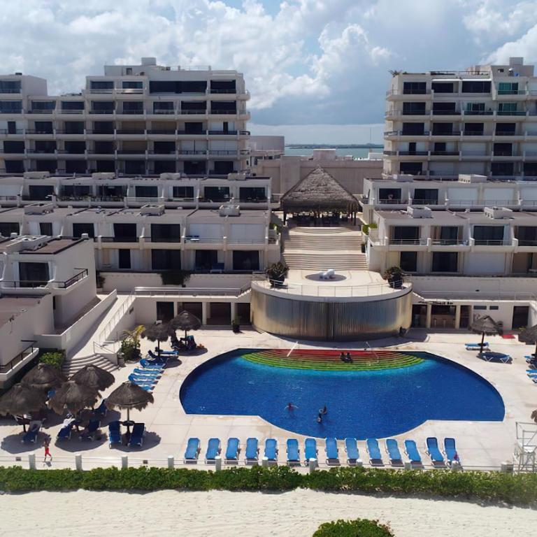 Cancun Hotel Zone, Beachfront 2 BR Apartment - Prime Location - Two-Bedroom Apartment - 35