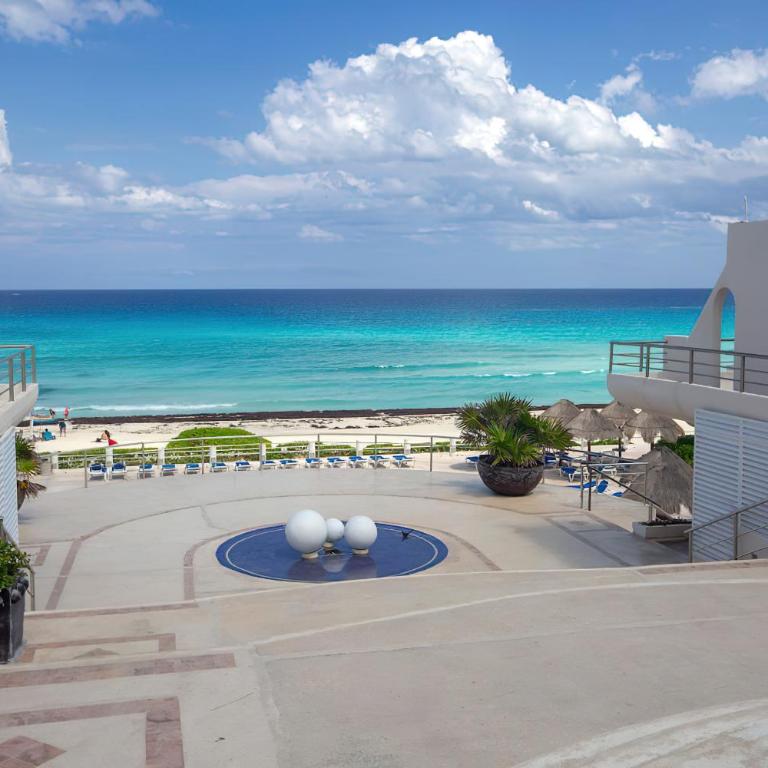 Cancun Hotel Zone, Beachfront 2 BR Apartment - Prime Location - Two-Bedroom Apartment - 37