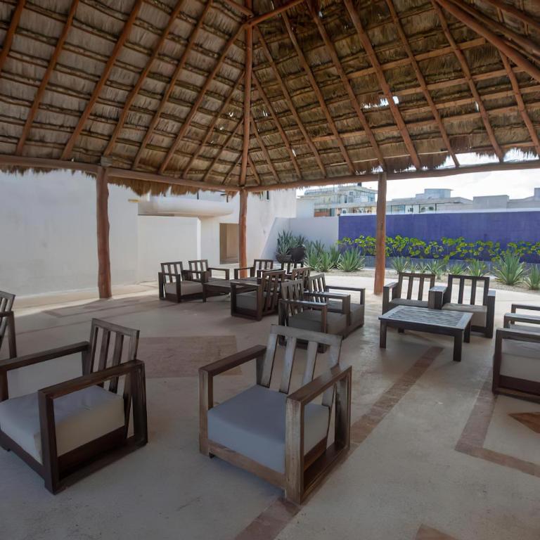 Cancun Hotel Zone, Beachfront 2 BR Apartment - Prime Location - Two-Bedroom Apartment - 27