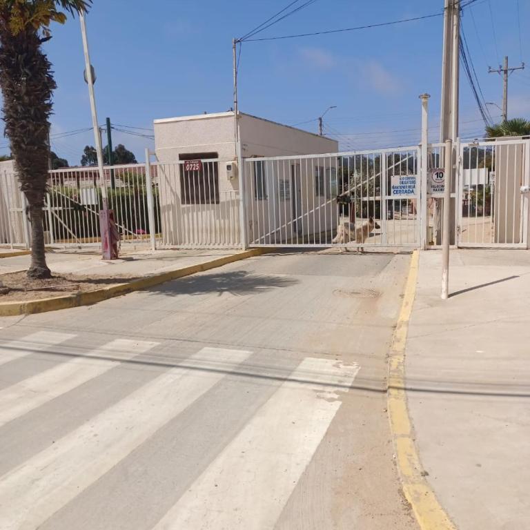 Casa con piscina en El Quisco (condominio privado) - Casa de 3 dormitorios - 1