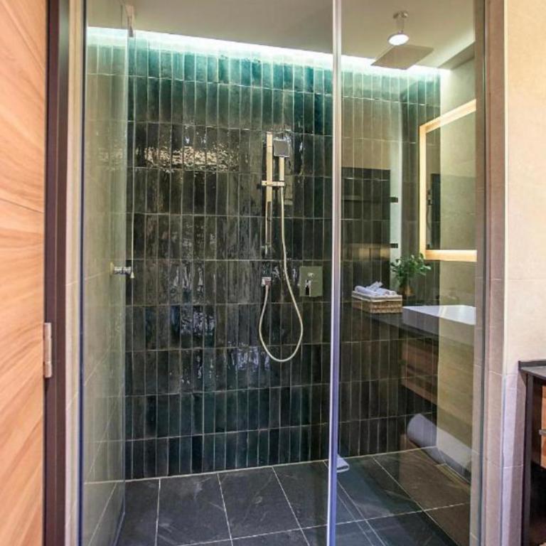 Woodside Duplex Apartment Ski in Ski out with garage - Deluxe Apartment - 10