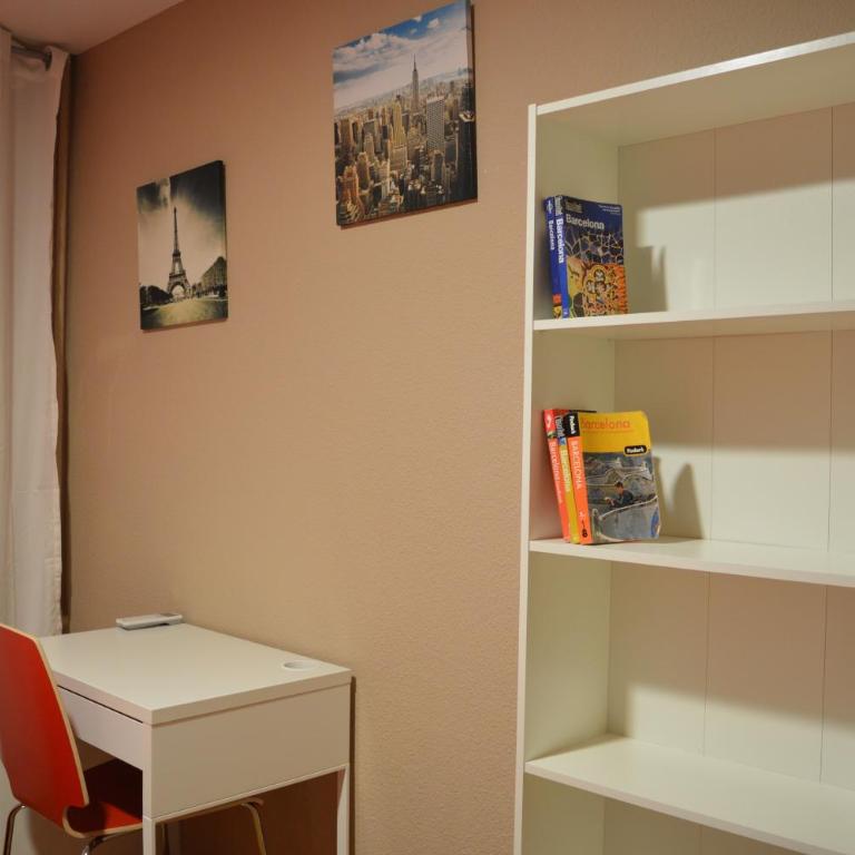 Somnio Hostels - Superior Double or Twin Room with Shared Bathroom - 5