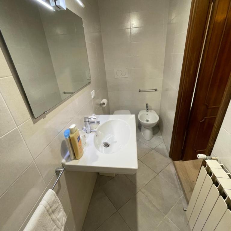 Harry's Canal View - Camera Tripla con Bagno Privato - 13