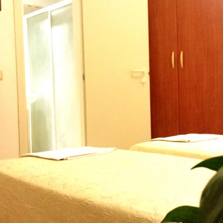 Hotel Galles Rimini - Camera Tripla (2 Adulti + 1 Bambino) - 18