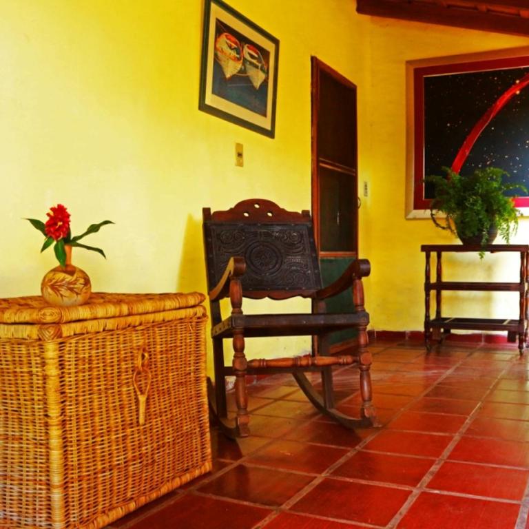 House in Barrio Herrera - Double Room with Garden View - 2