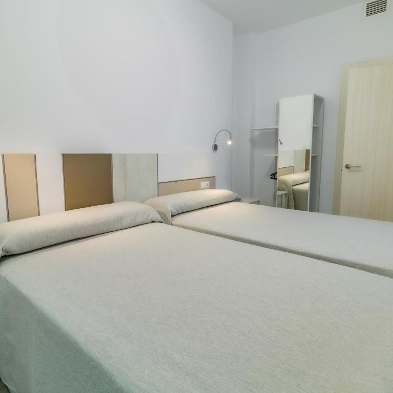 SAN ANDRÉS 13 - Two-Bedroom Apartment with City View - 3