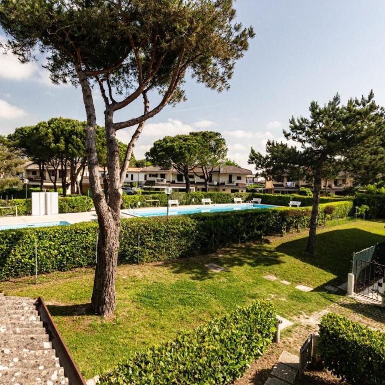Comfy villa with pool and barbecue - Villa - 4