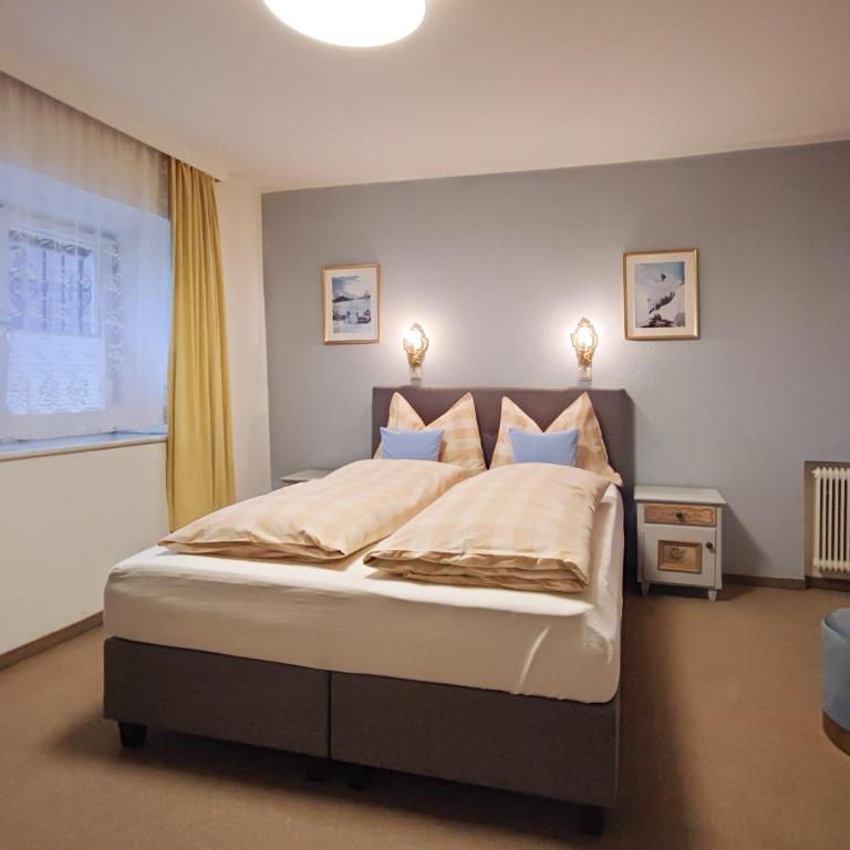 Koller, Pension Haus - Doppelzimmer mit Dusche - 1