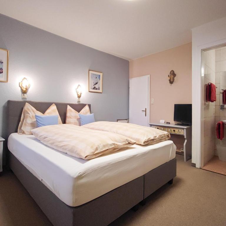 Koller, Pension Haus - Doppelzimmer mit Dusche - 3