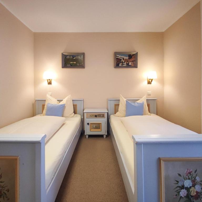 Koller, Pension Haus - Doppel- oder Zweibettzimmer mit Badewanne - 14