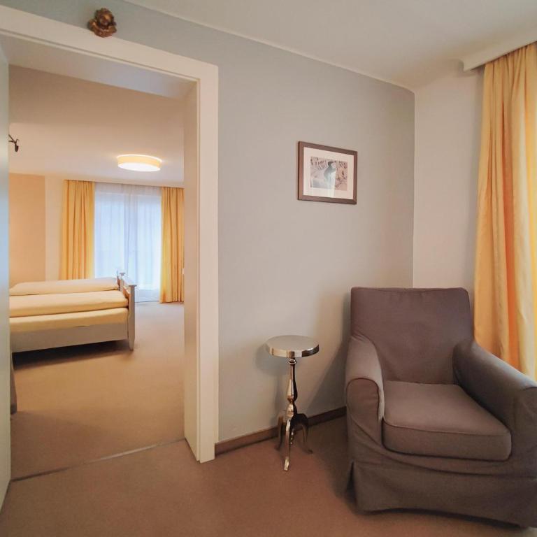 Koller, Pension Haus - Doppel- oder Zweibettzimmer mit Badewanne - 3