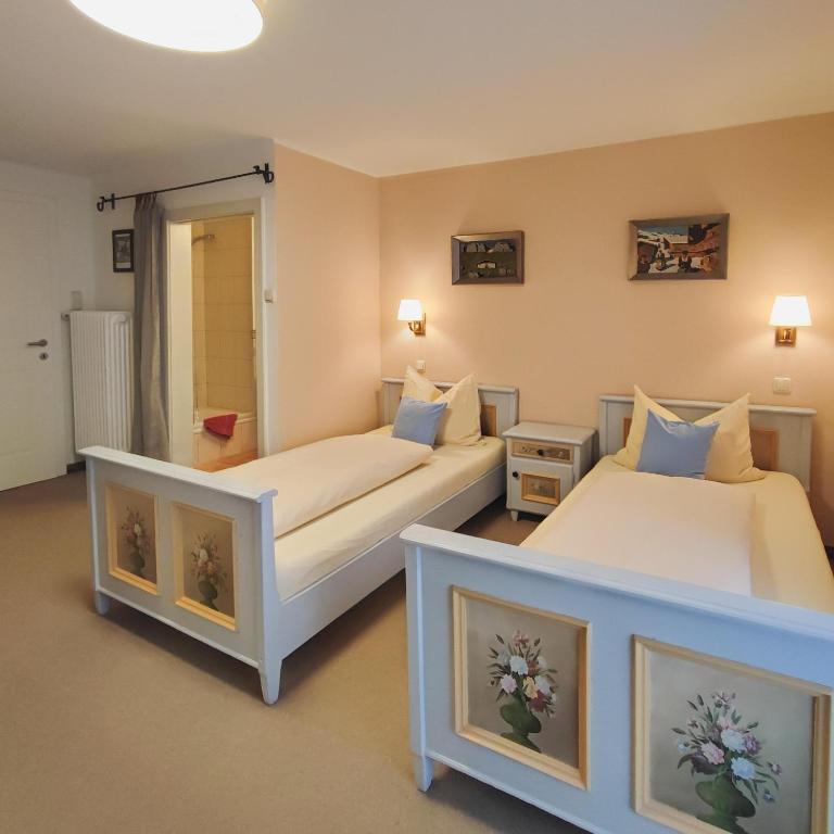 Koller, Pension Haus - Doppel- oder Zweibettzimmer mit Badewanne - 12