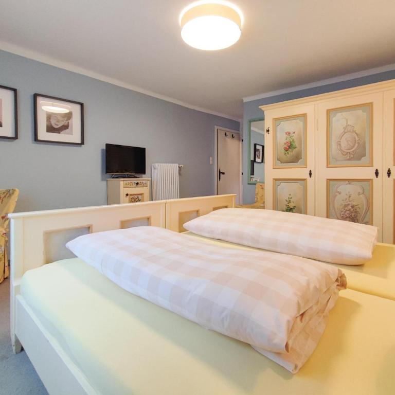 Koller, Pension Haus - Doppel- oder Zweibettzimmer mit Badewanne - 7