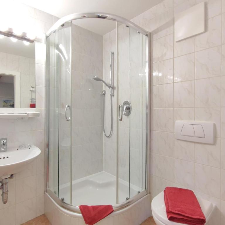 Koller, Pension Haus - Superior Doppelzimmer mit Dusche - 2