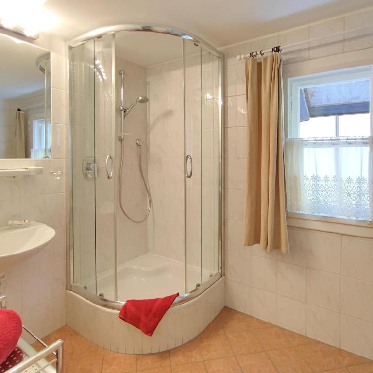 Koller, Pension Haus - Superior Doppelzimmer mit Dusche - 3