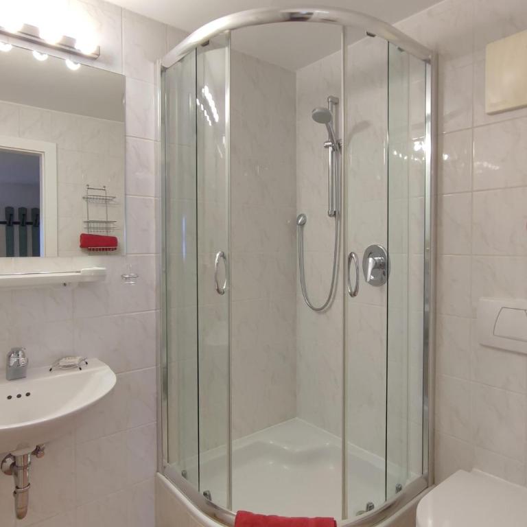 Koller, Pension Haus - Superior Doppelzimmer mit Dusche - 3