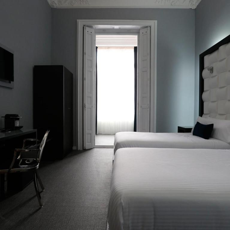 Amra Barcelona Gran Via - Classic Family Room - 4