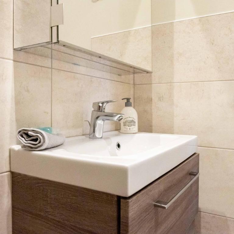 Studio Tamaris au coeur historique de Montauban - Appartement 1 Chambre - 12