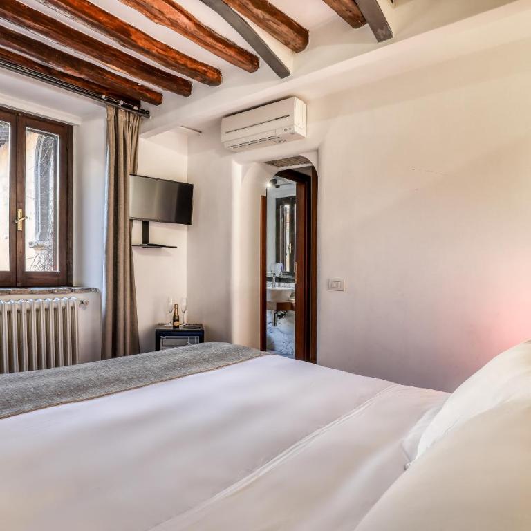 Easybnb - Luxury Navona - Camera Matrimoniale Standard - 4