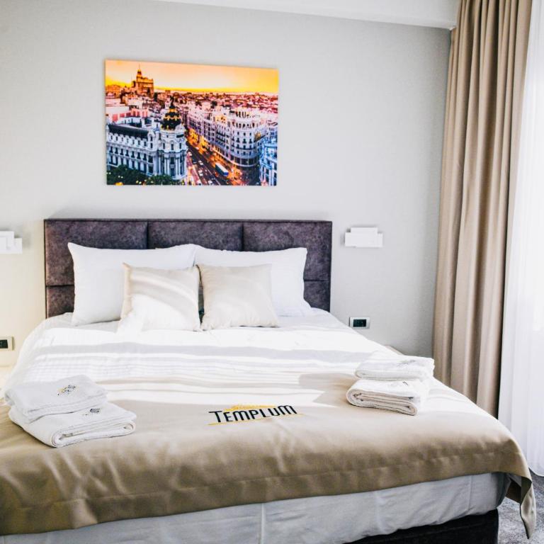 Templum apartments - Slavija square - Deluks Dvokrevetna Soba sa Bračnim Krevetom i Balkonom - 1