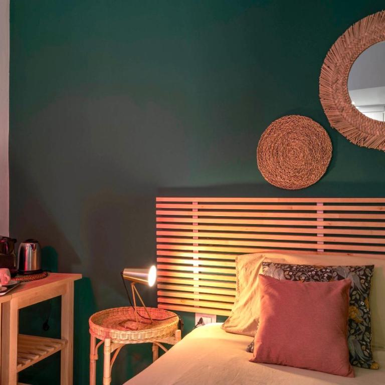 Mahamo Suites - Camera Tripla con Bagno Privato - 9