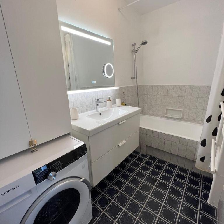 Seafront - beautiful flat with aircon and comfortable loggia - Appartement 1 Chambre - 19